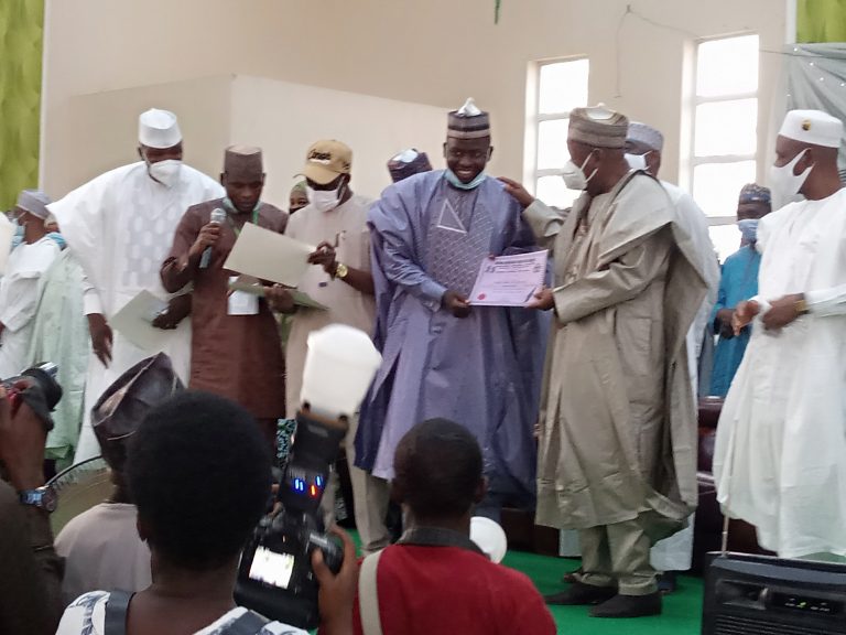 Gov Ganduje with Kano students