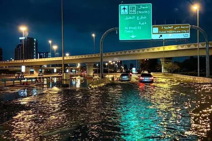 Clean up begins after at least one dead in heavy UAE rain, floods