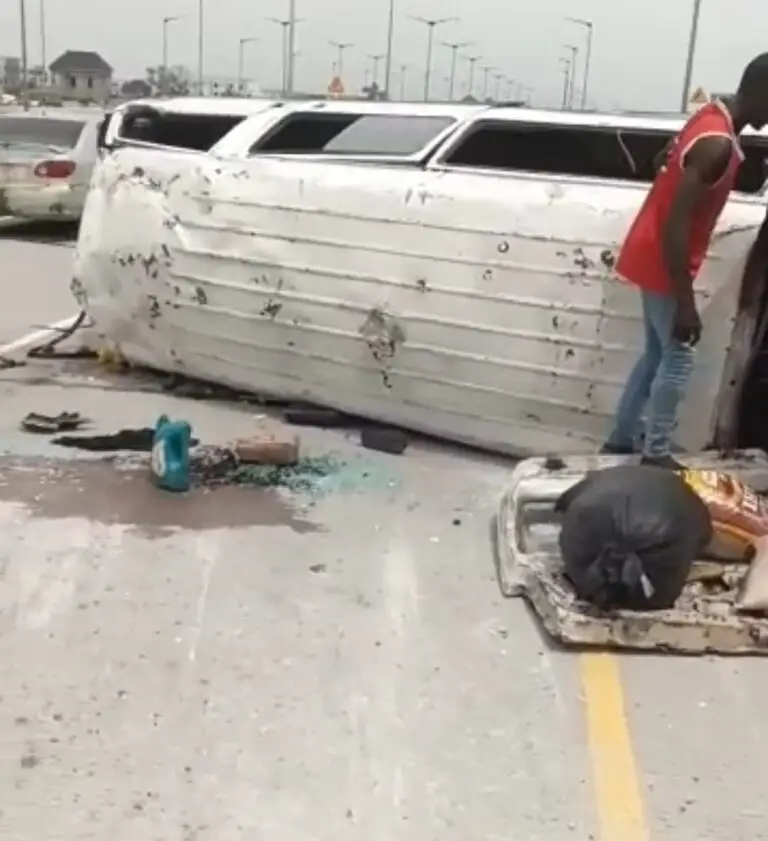 4-year-old boy, mother, others narrowly escape death in Lagos road traffic crash